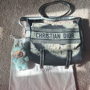 Dior messenger bag with a free labubu [Hope]